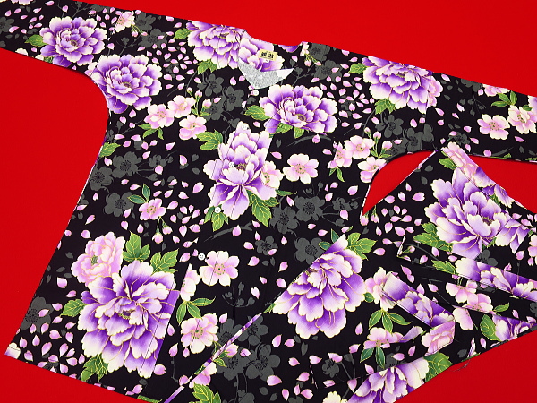 金彩桜吹雪に大牡丹（黒紫）中サイズ（Ｍ） 大人鯉口シャツ単品