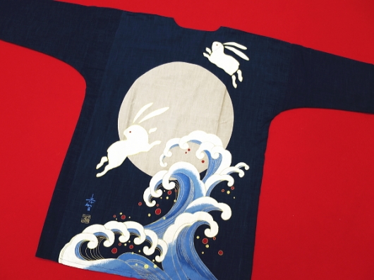 月とウサギ（藍調むら染め・藍紺）中サイズ（Ｍ）大人鯉口シャツ