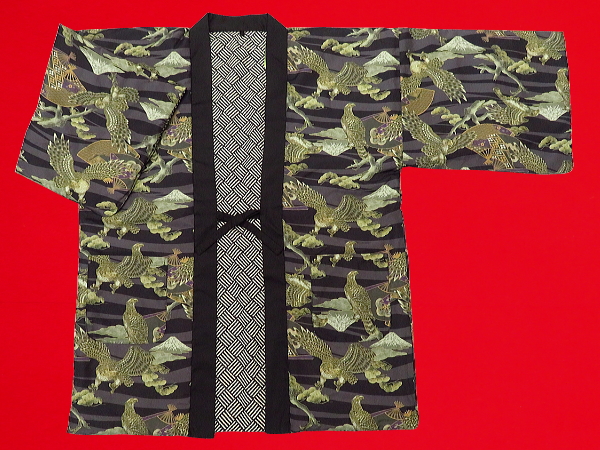 アンティーク和柄!綿入れ半纏リバーシブル(鷹と富士 黒系)男性用フリーサイズ