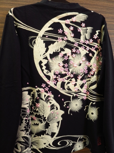 流水に桜丸紋（黒）Ｍサイズ 和柄長袖Tシャツ