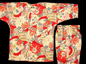牡丹と菊（赤） ４号サイズ（１２０）子供鯉口シャツ上下組