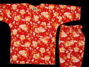 うさぎと桜（赤）２号サイズ（１００）子供鯉口シャツ上下組